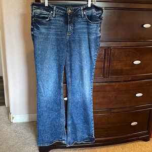 New Silver Jeans Co. Size 14 Elyse Slim Boot. Excellent condition.